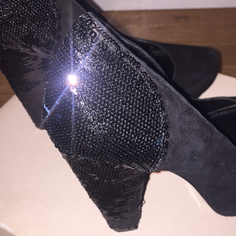 Sequin heeled black suede heels - Picture 2 of 3